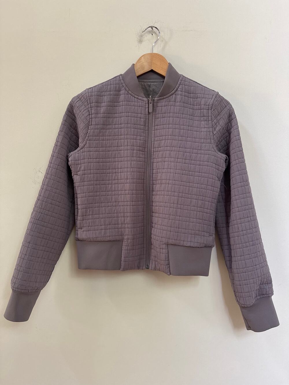Lululemon Serene Travels Reversible Bomber Purple Womens 2 Athleisure